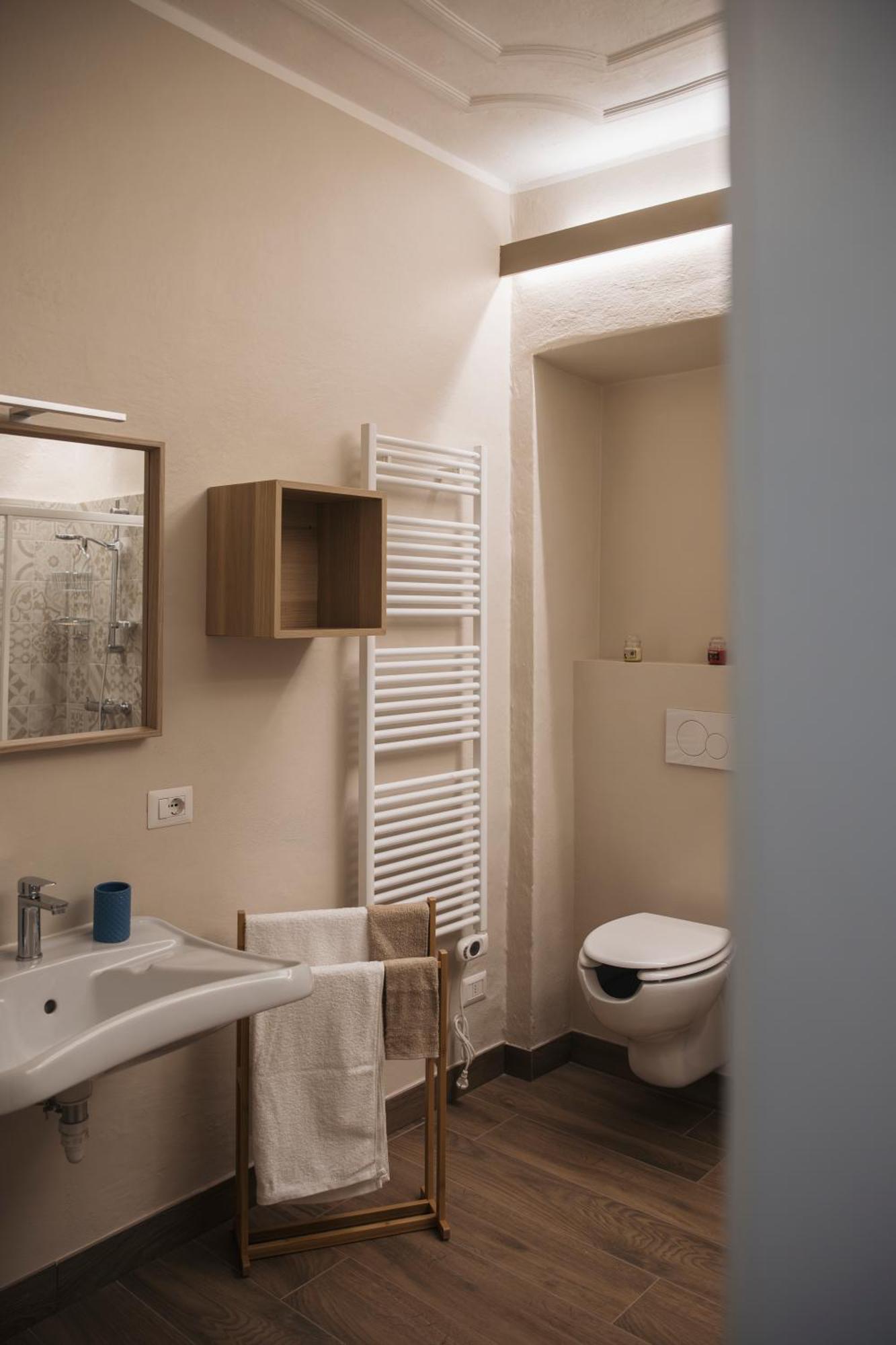 La Favola Hotel Soriso Luaran gambar
